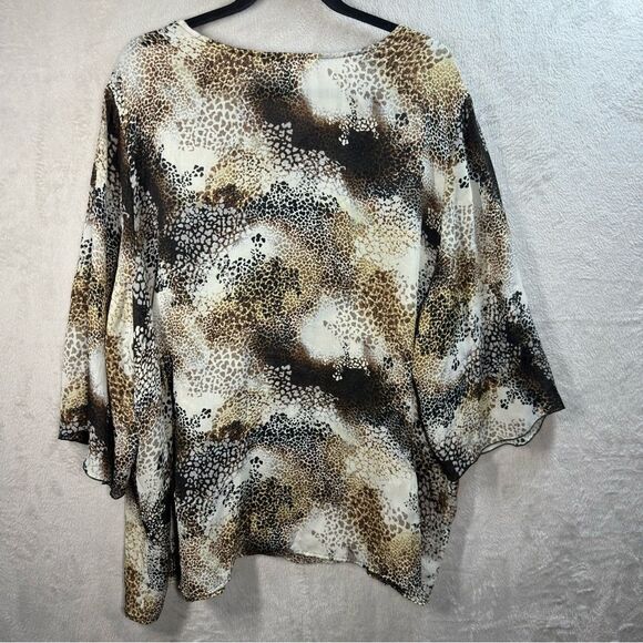 CJ Banks Semi-Sheer 3/4 Sleeve V-Neck Top Lace Accent Button Front Plus Sz 3X - Picture 7 of 8